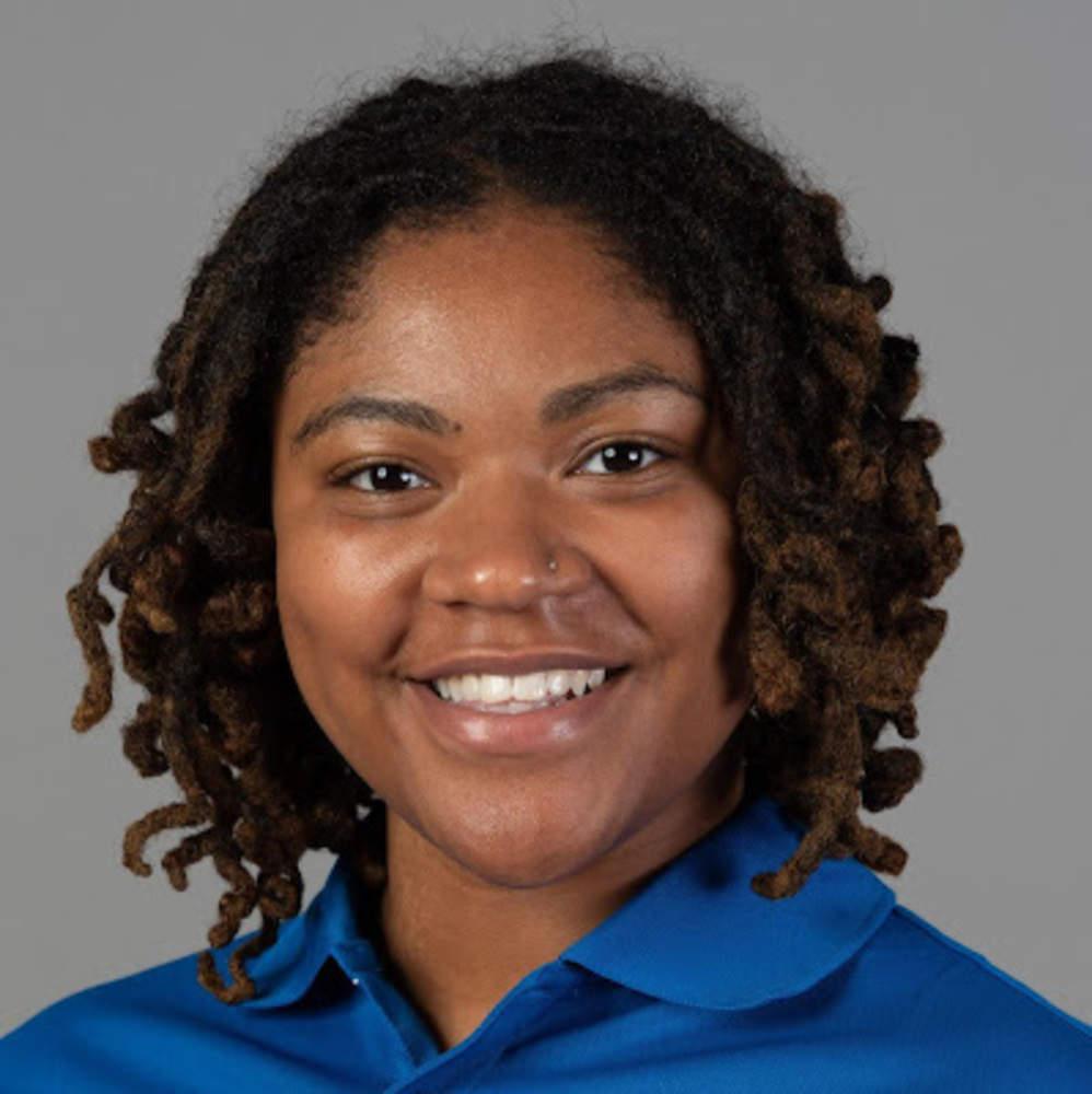Meet your Posher, Nia